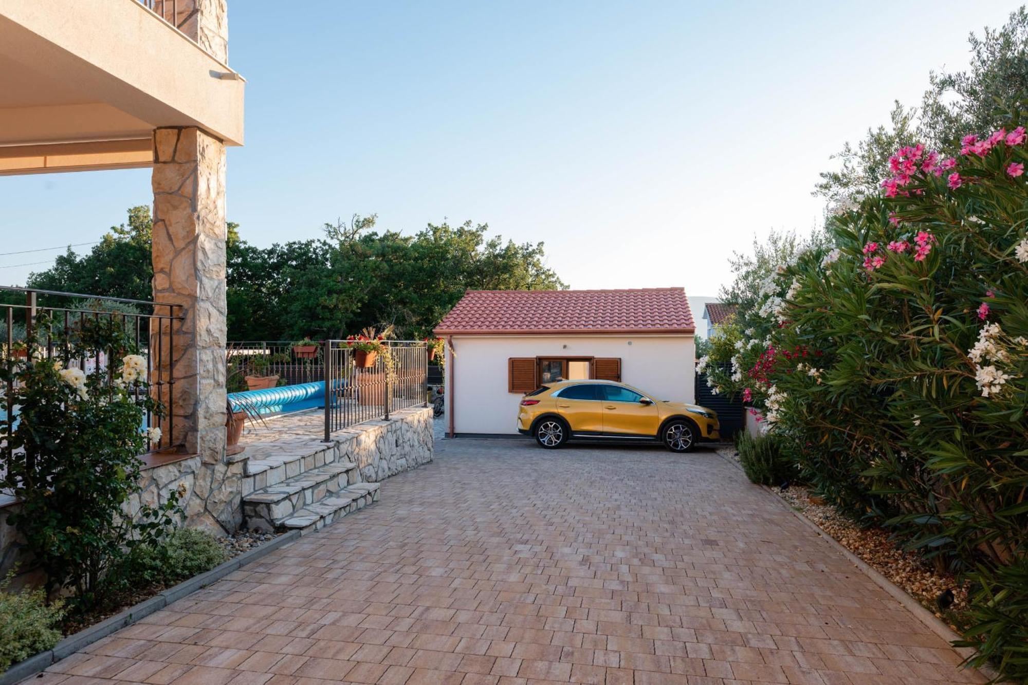 Villa Sara - Perfect Family Holiday Brzac ภายนอก รูปภาพ