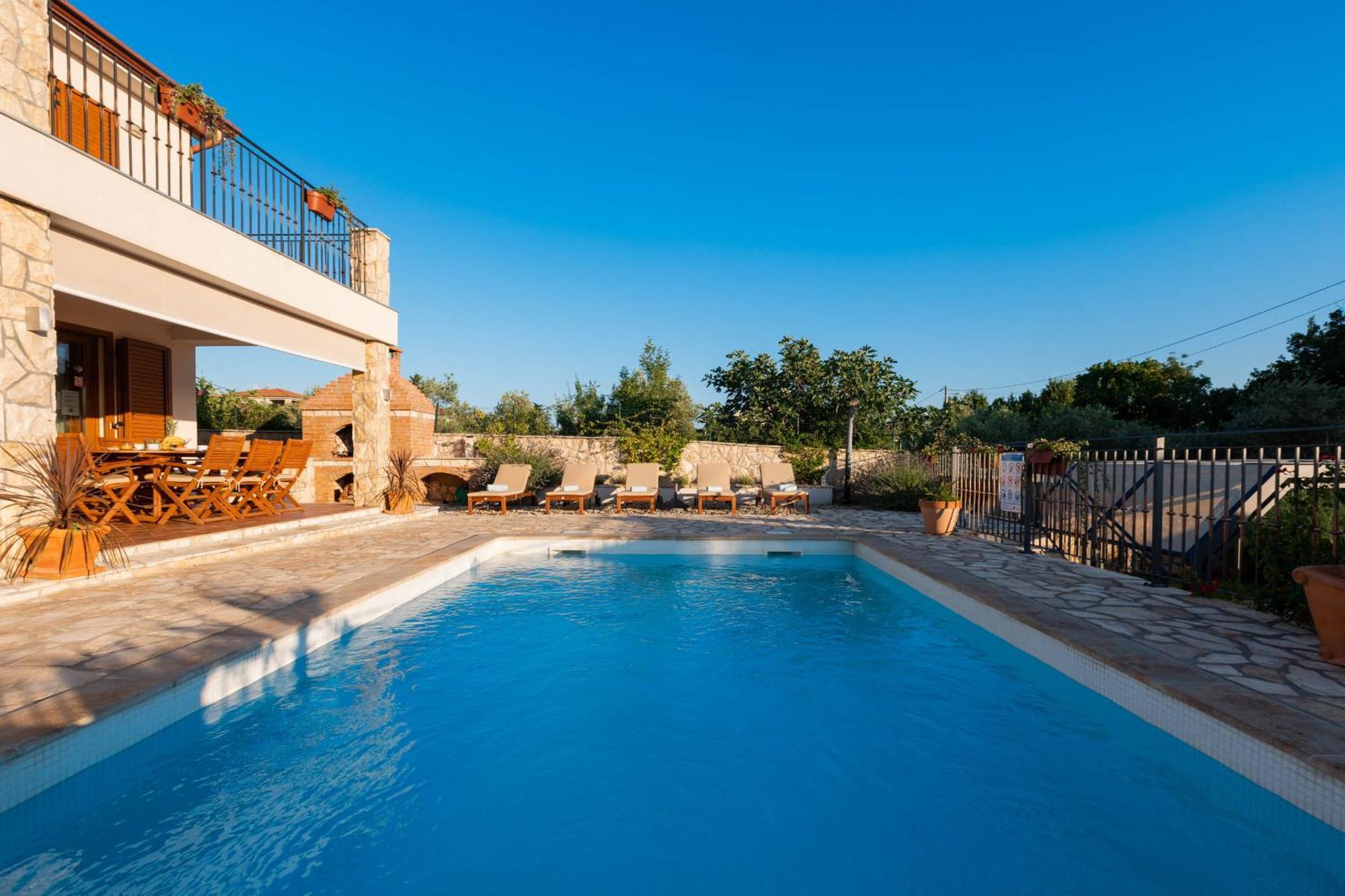 Villa Sara - Perfect Family Holiday Brzac ภายนอก รูปภาพ