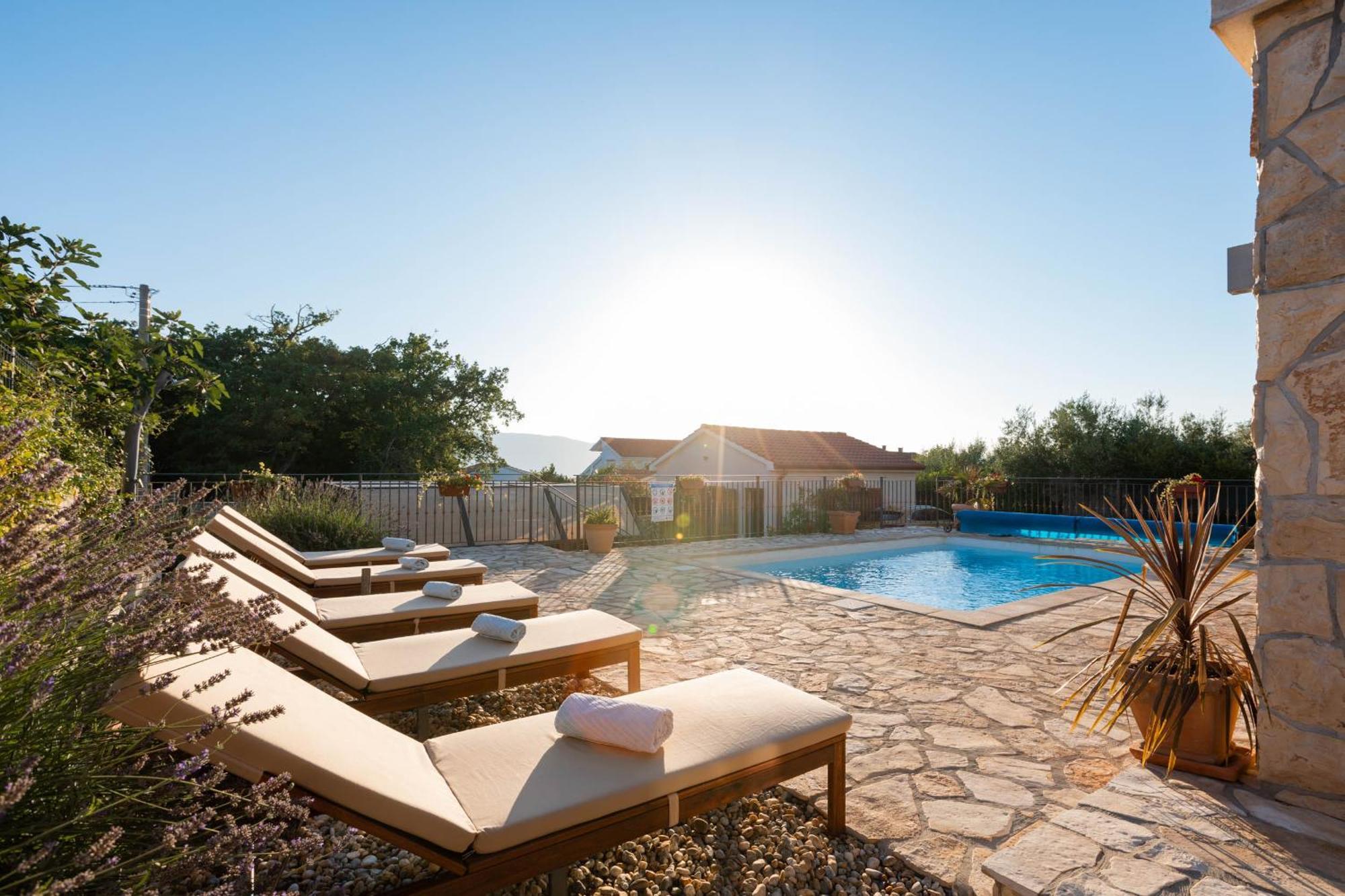 Villa Sara - Perfect Family Holiday Brzac ภายนอก รูปภาพ