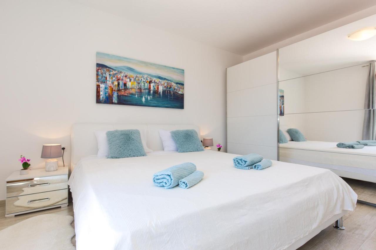 Villa Sara - Perfect Family Holiday Brzac ภายนอก รูปภาพ